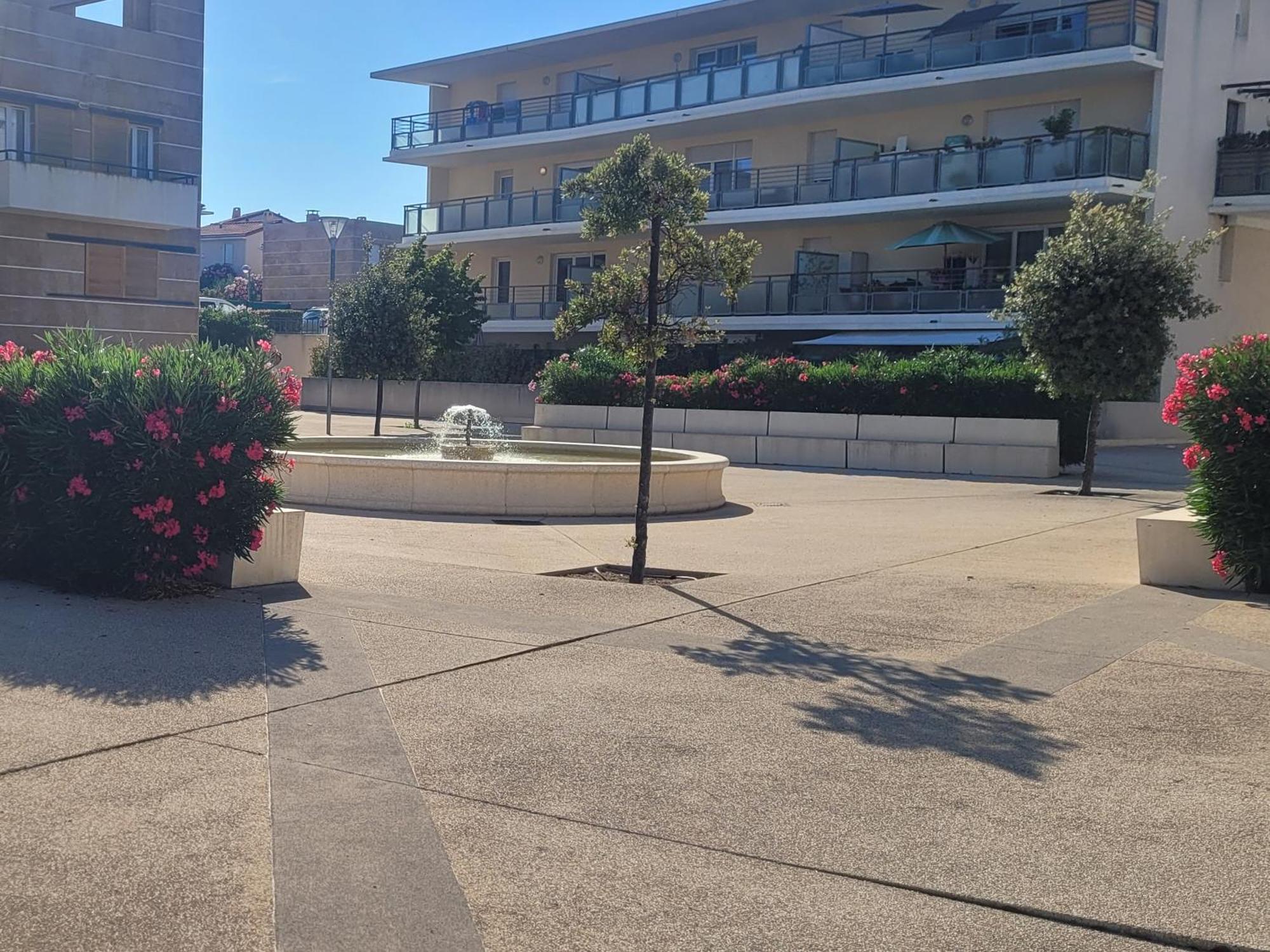 Appart Avec Piscine Casino Plein Air Et Plage ラシオタ エクステリア 写真