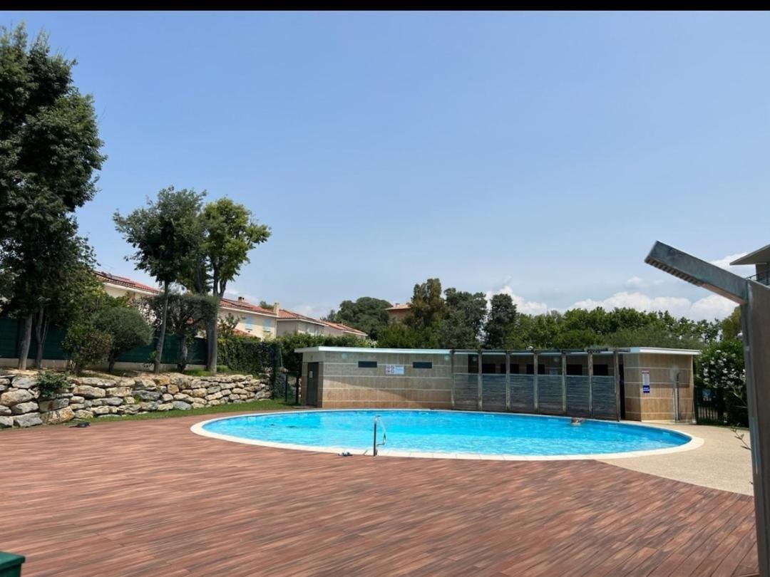 Appart Avec Piscine Casino Plein Air Et Plage ラシオタ エクステリア 写真